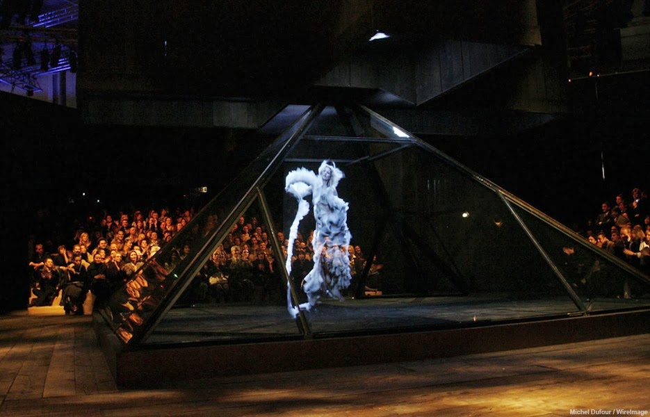 A hologram of Kate Moss plays at the designer's Fall/Winter 2006 show.