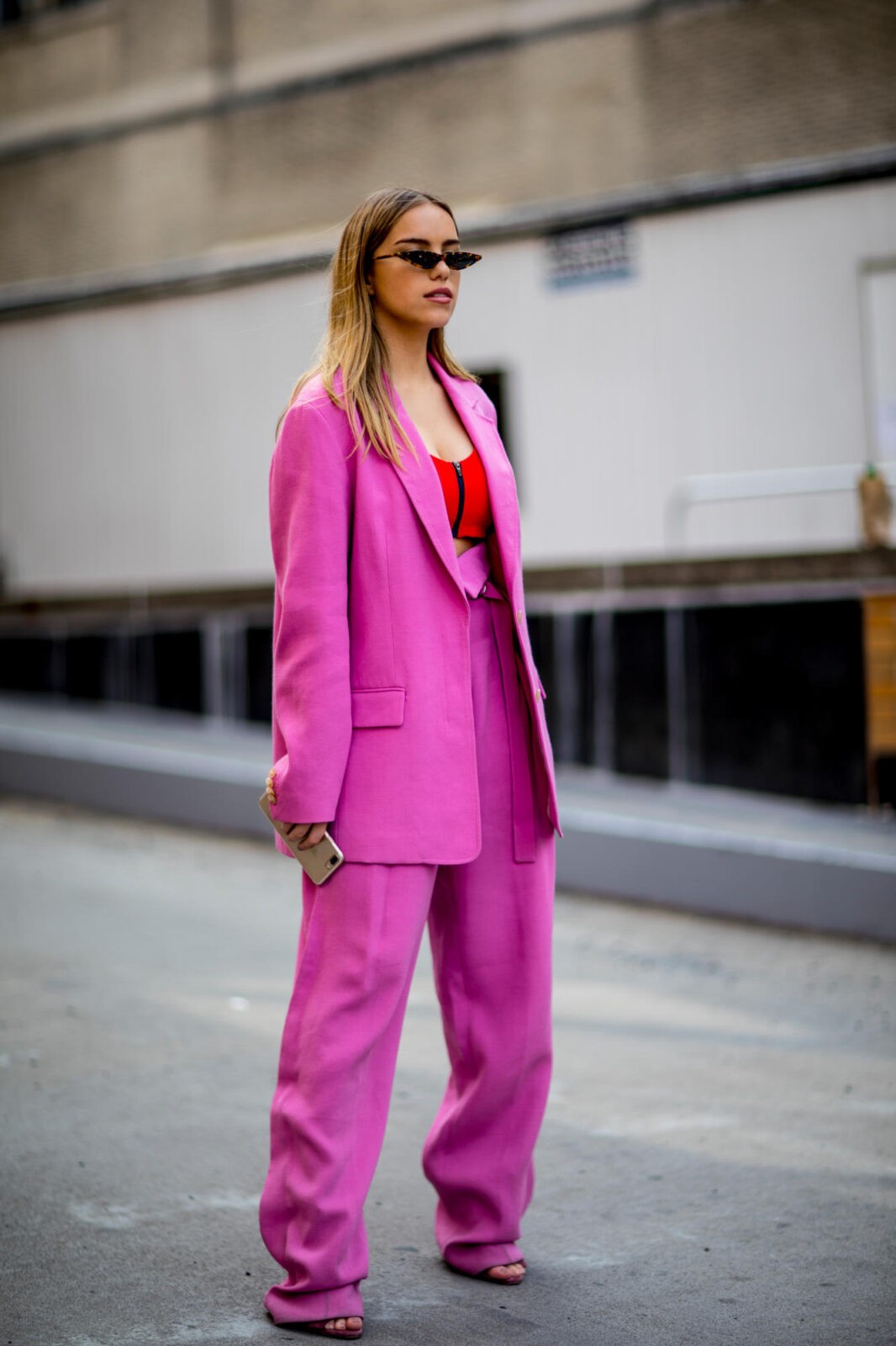 Street Style Suits Up at New York Fashion Week – SMU Look