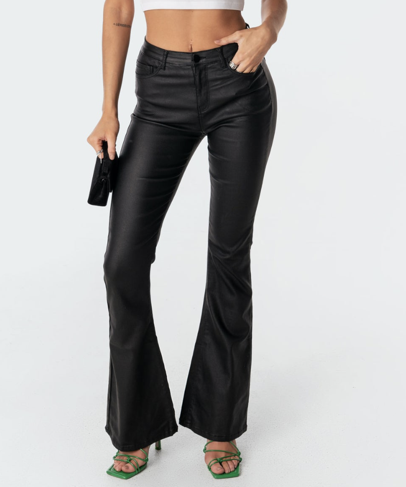 Comfortable and flattering pants from Edikted.
